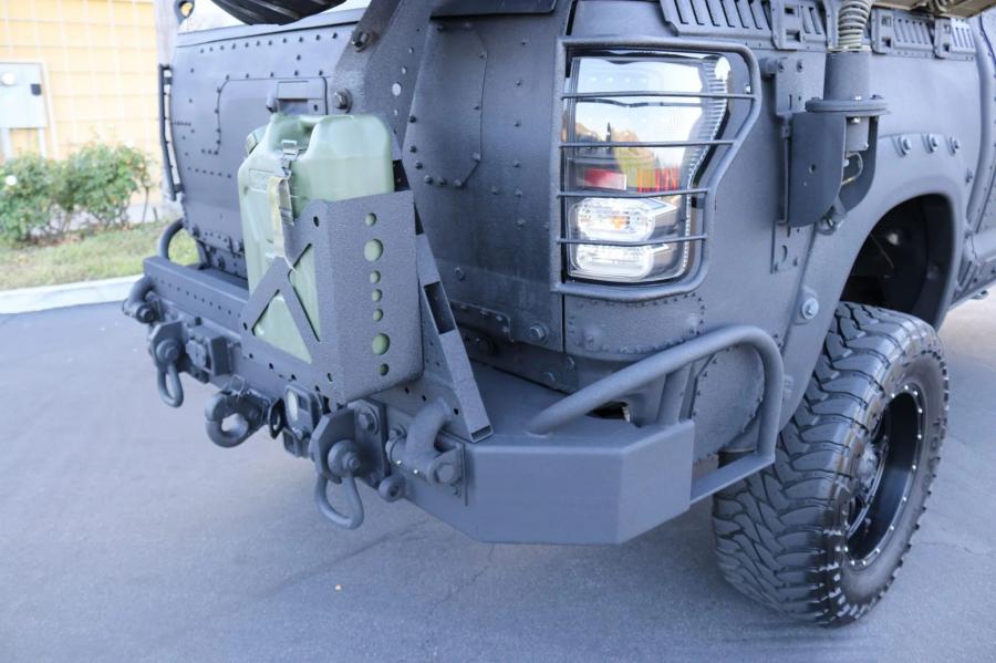 Детали экстерьера Toyota Tundra CrewMax 4x4 Zombie Apocalypse 2013 года  (фото 153 из 461)